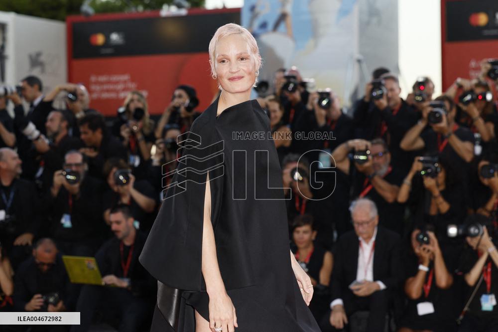 Venice - Red carpet film FATHER MOTHER SISTER BROTHER  MP