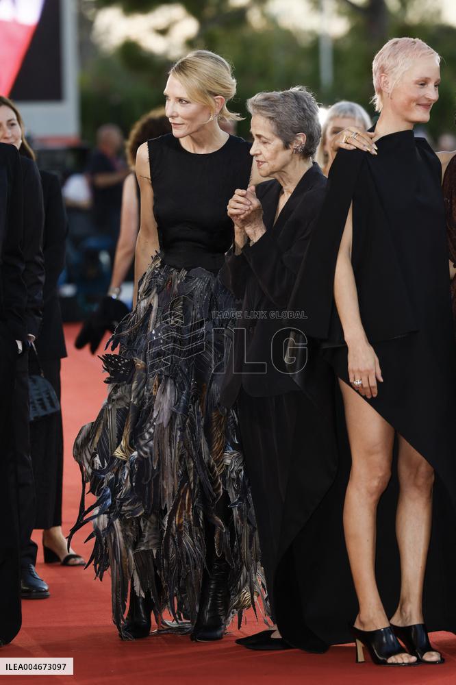 Venice - Red carpet film FATHER MOTHER SISTER BROTHER  MP