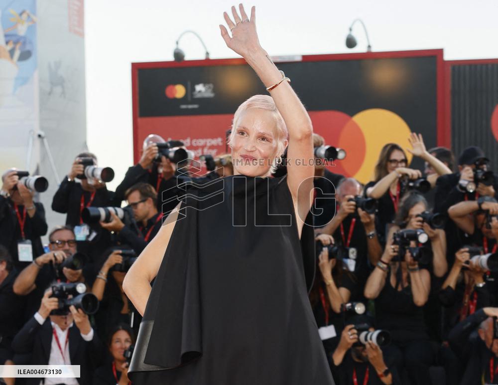 Venice - Red carpet film FATHER MOTHER SISTER BROTHER  MP