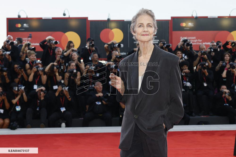 Venice - Red carpet film FATHER MOTHER SISTER BROTHER  MP