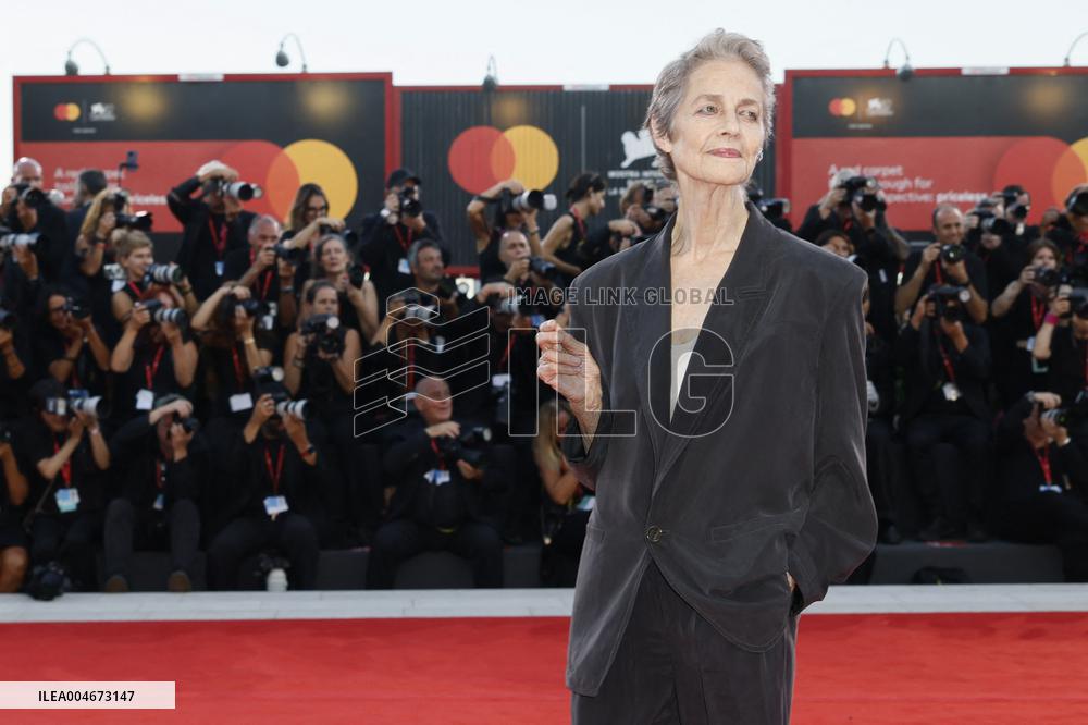 Venice - Red carpet film FATHER MOTHER SISTER BROTHER  MP