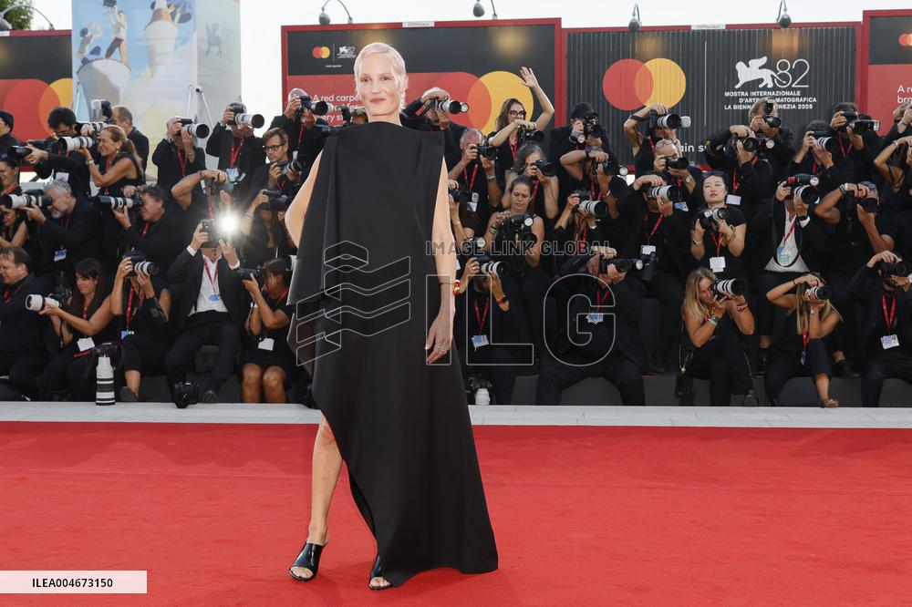 Venice - Red carpet film FATHER MOTHER SISTER BROTHER  MP