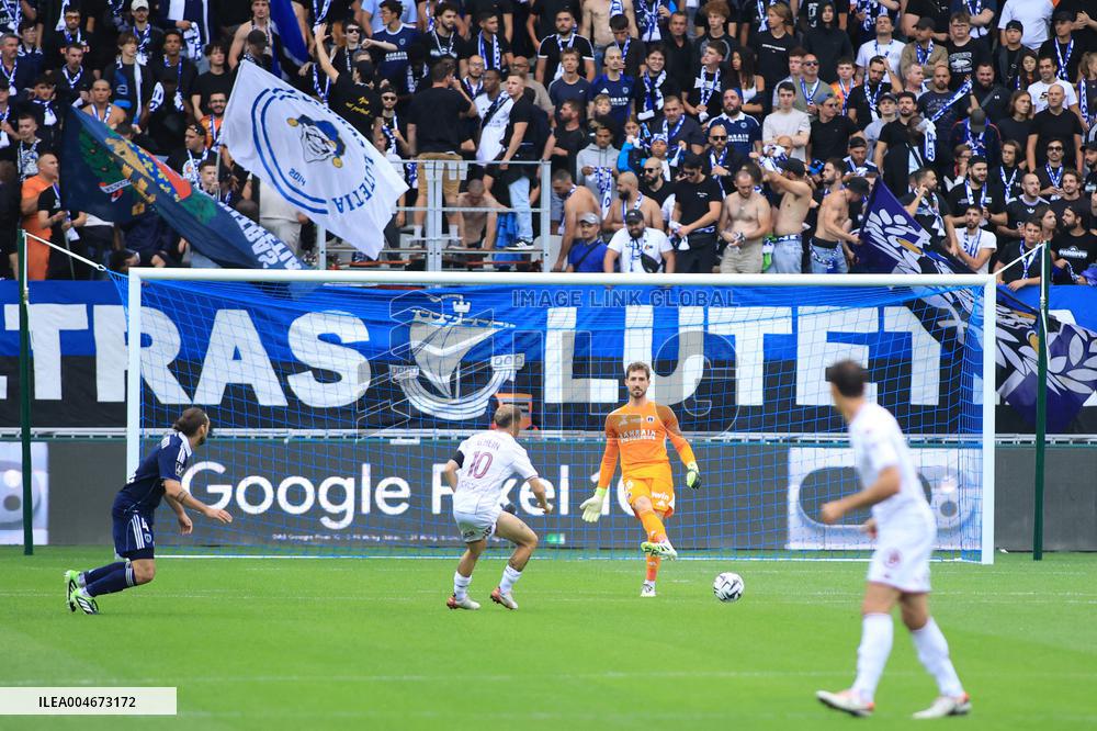 Paris FC vs Metz - Paris