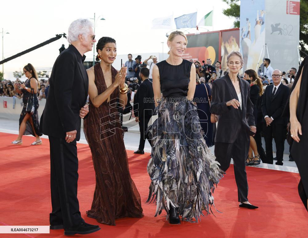 Venice - Red carpet film FATHER MOTHER SISTER BROTHER  MP