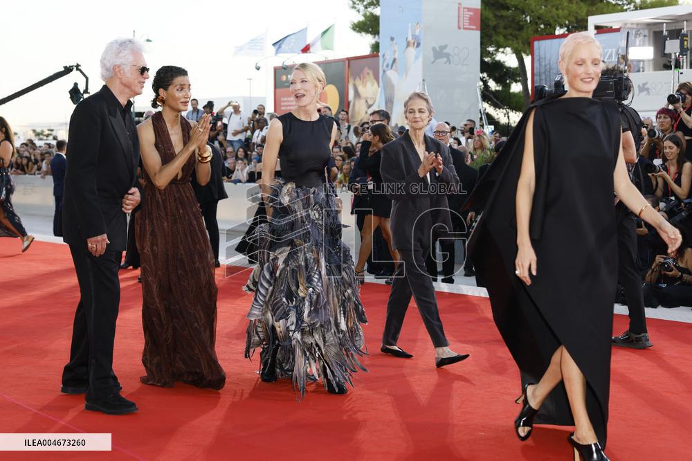 Venice - Red carpet film FATHER MOTHER SISTER BROTHER  MP