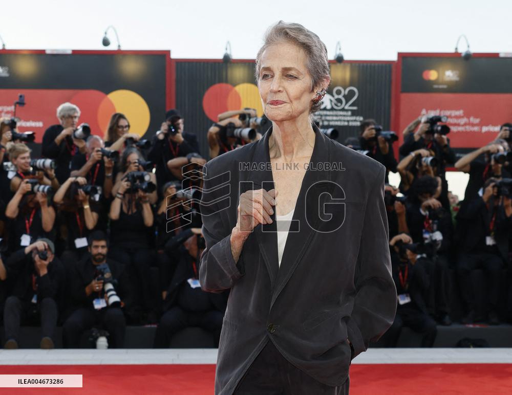 Venice - Red carpet film FATHER MOTHER SISTER BROTHER  MP