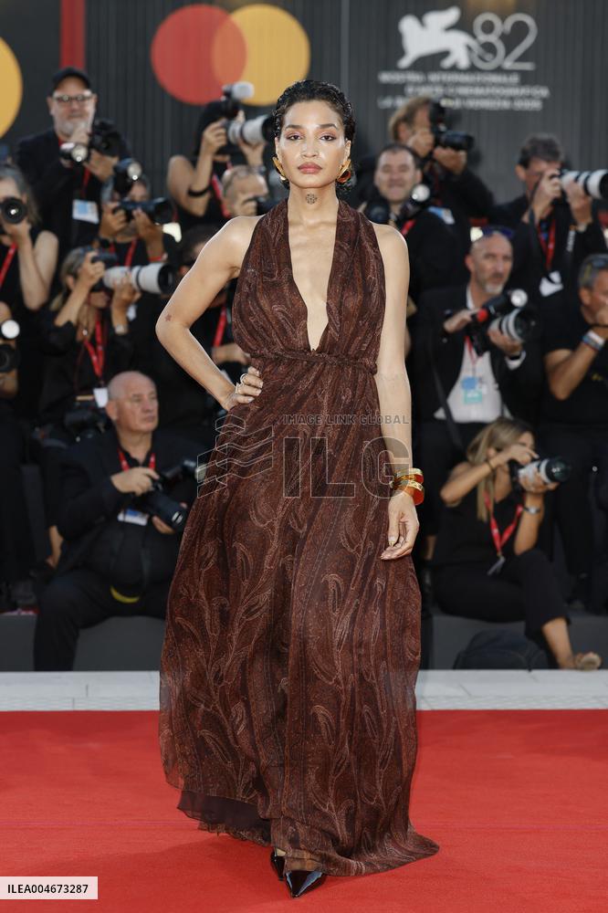 Venice - Red carpet film FATHER MOTHER SISTER BROTHER  MP