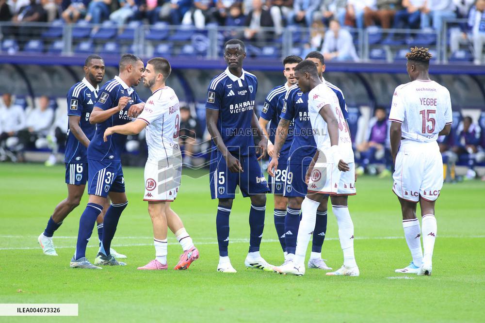 Paris FC vs Metz - Paris