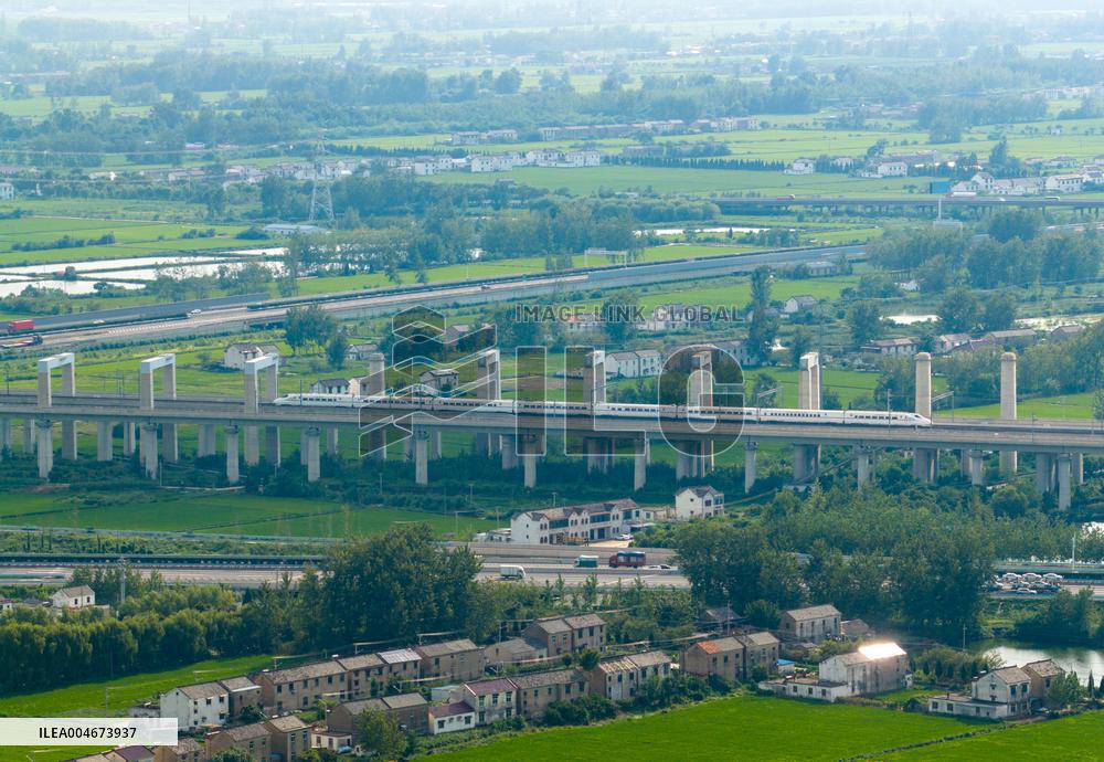 National Railway Summer Transport Exceeds 900 Million Passengers