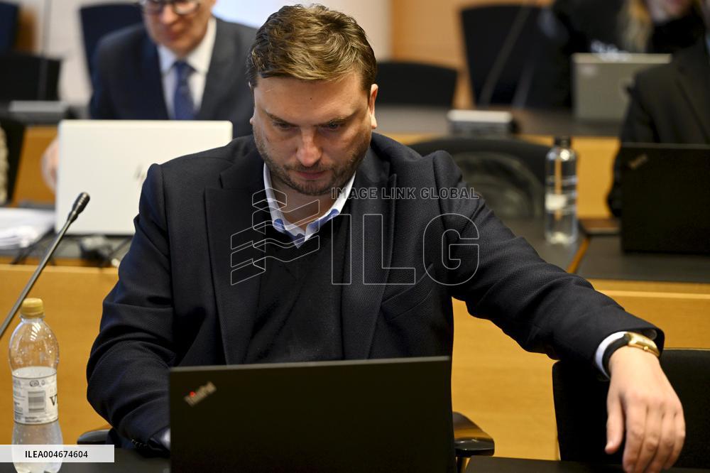 Eagle S:n kapteenia ja perämiehiä syytetään joulupäivän kaapelirikoista Suomenlahdella - vastaajien kuuleminen