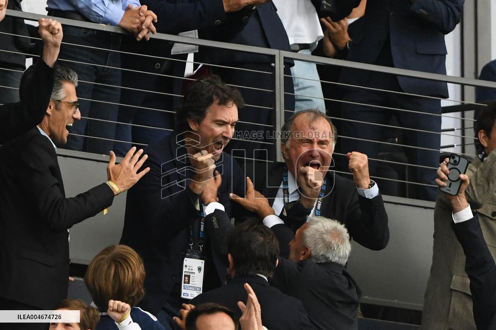 Arnault Family at Paris FC vs Metz - Paris