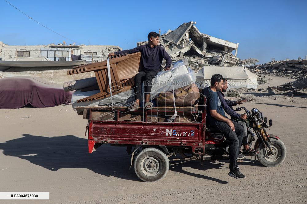 Palestinians Fleeing from The North of The Gaza Strip