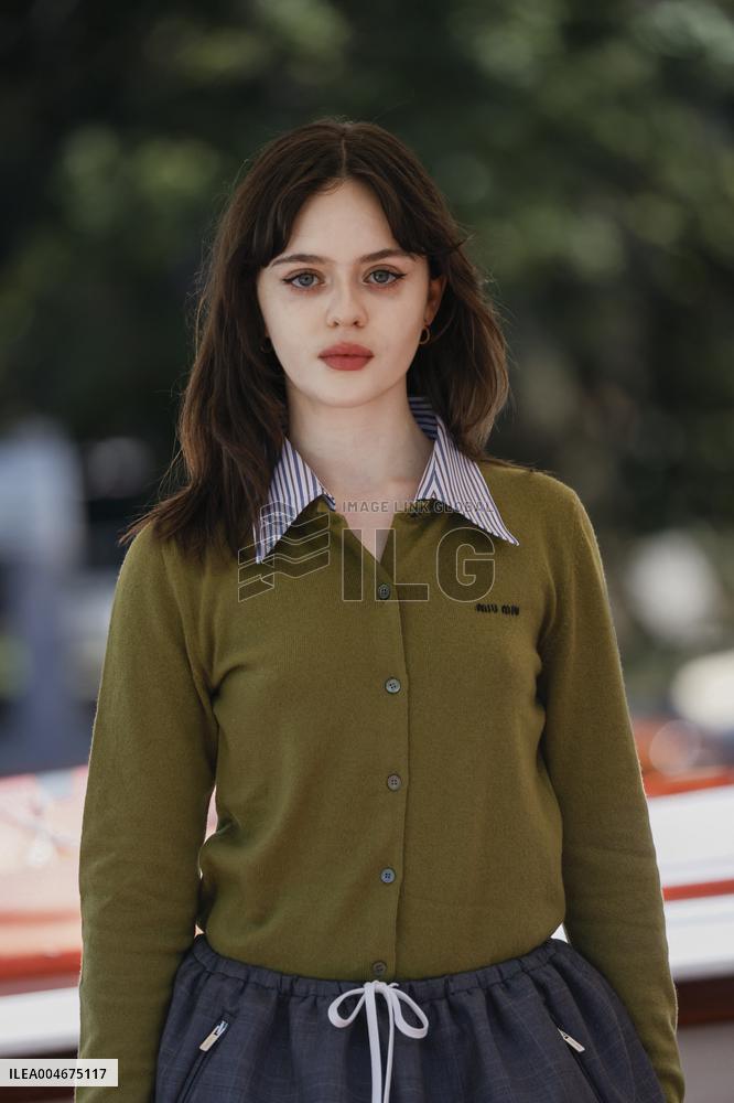 Venice - Arrival Miu-Miu girls MP