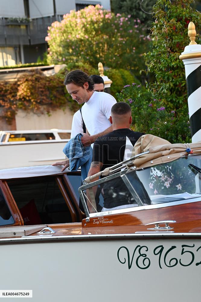 Venice - Kaia Gerber and Lewis Pullman Date Trip