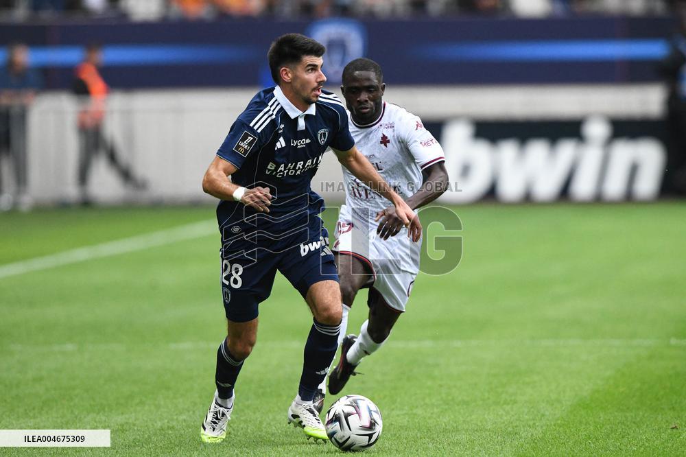Paris FC vs Metz - Paris