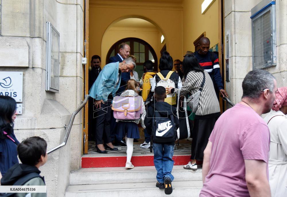 Elisabeth Borne Visit Elementary School - Paris