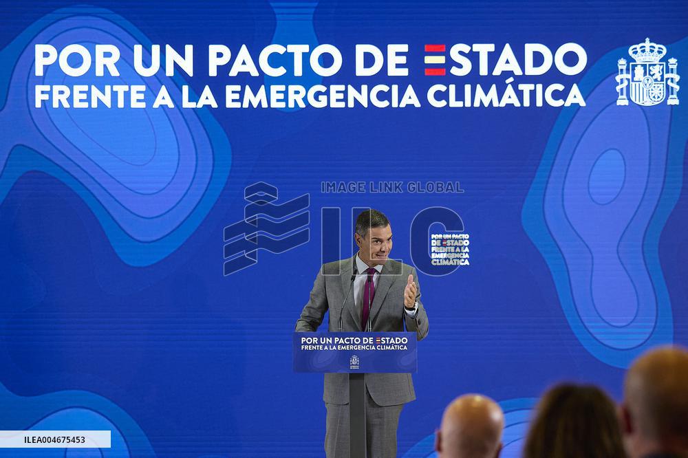 Pedro Sanchez Presents Climate Pact Proposal - Madrid