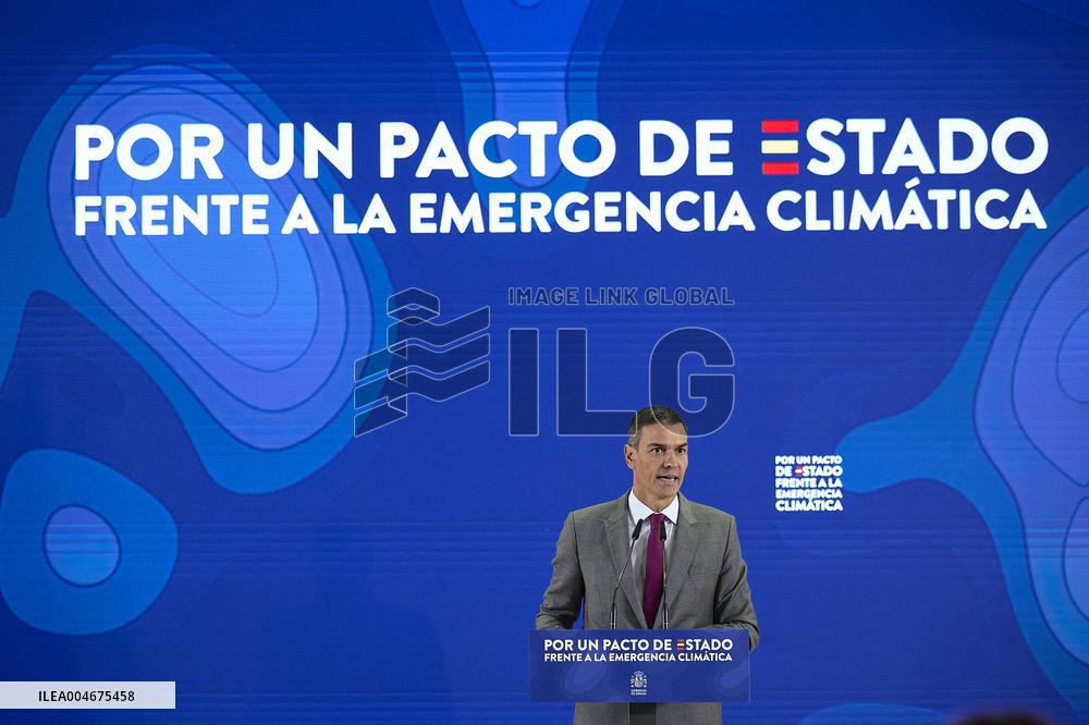 Pedro Sanchez Presents Climate Pact Proposal - Madrid