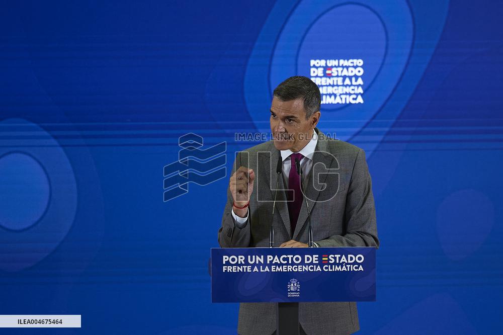 Pedro Sanchez Presents Climate Pact Proposal - Madrid