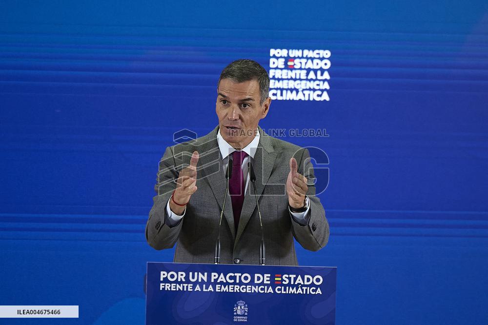 Pedro Sanchez Presents Climate Pact Proposal - Madrid