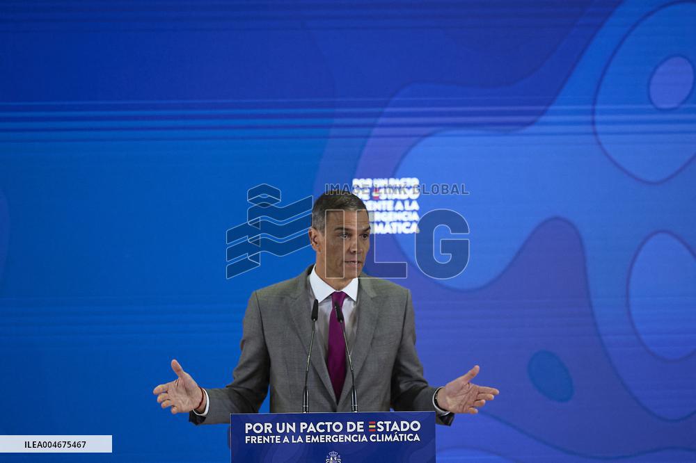 Pedro Sanchez Presents Climate Pact Proposal - Madrid