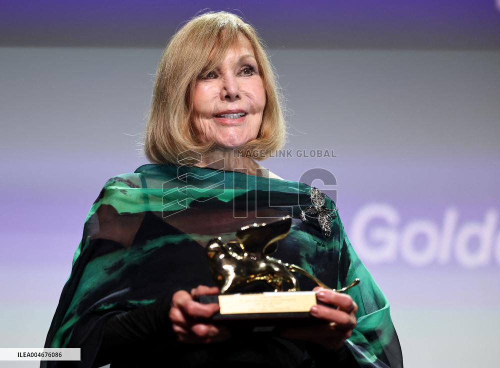 Venice - Kim Novak Receives Kim Novak Golden Lion for Lifetime Achievement