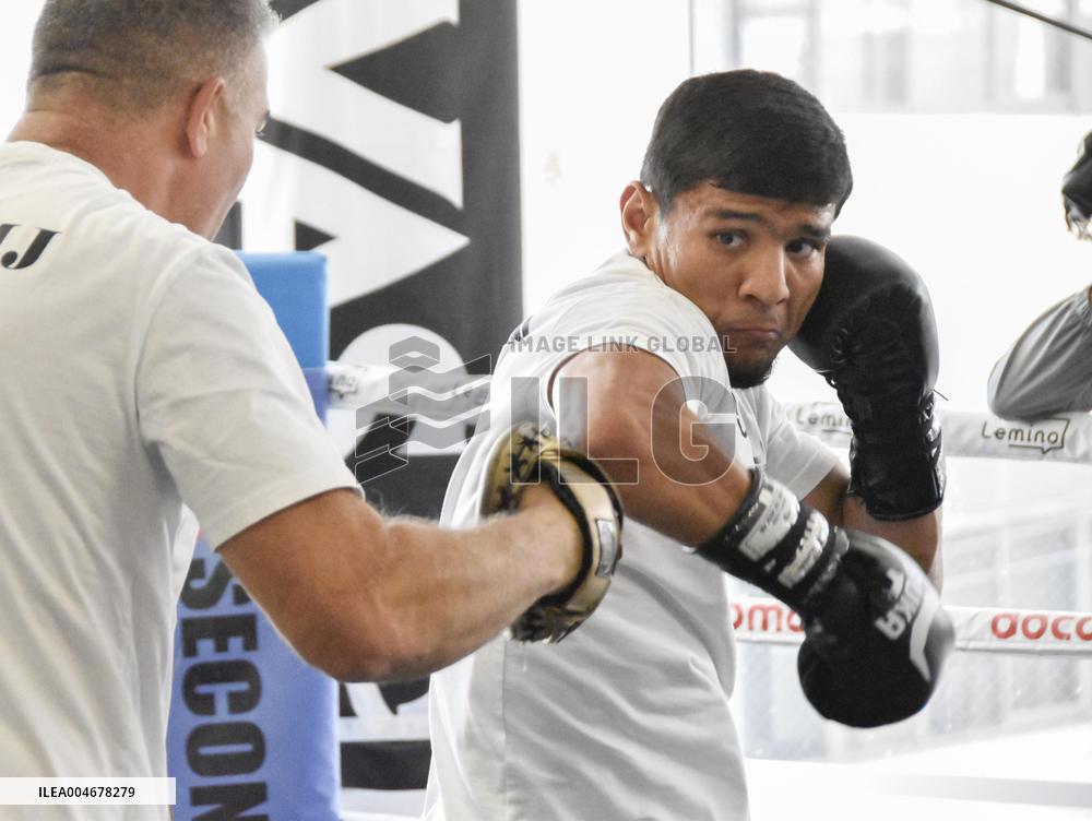 Boxing: Akhmadaliev opens training to media