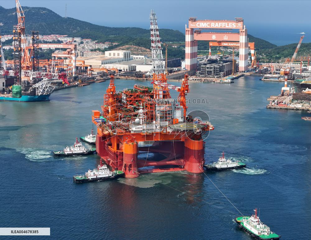 Large Floating Natural Gas Production Unit Scarabeo 5