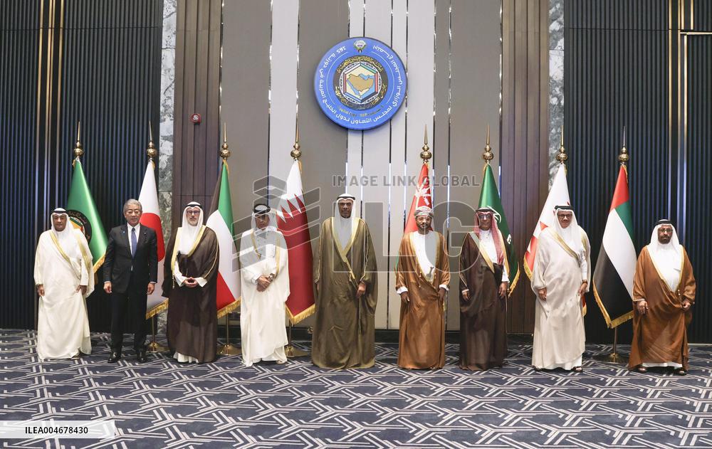 Japan foreign minister meets counterparts from GCC states in Kuwait