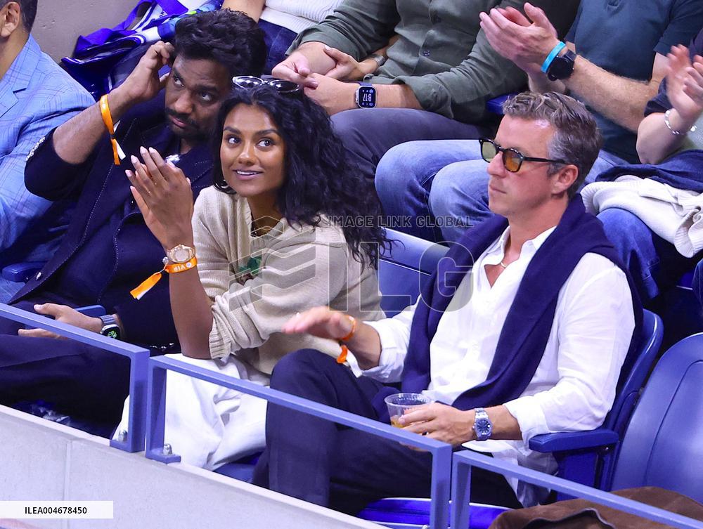 US Open - Simone Ashley With Boyfriend In The Stands