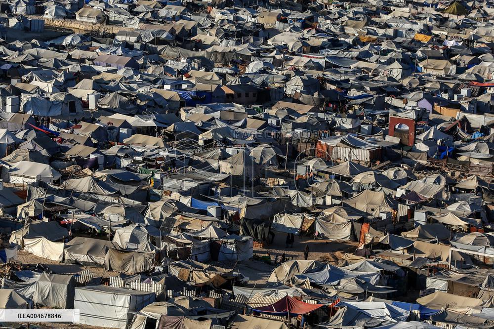 Displaced Palestinians On Al-Rasheed Street - Gaza City