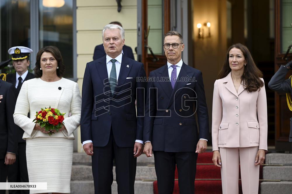 Liettuan presidentti Gitanas Naus da on vierailulla Suomessa, mediatilaisuus