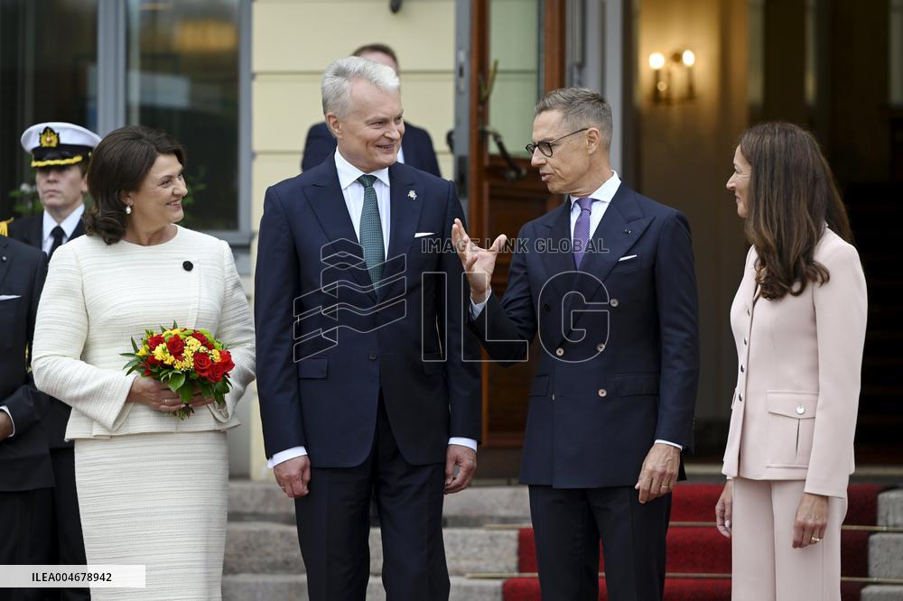 Liettuan presidentti Gitanas Naus da on vierailulla Suomessa, mediatilaisuus