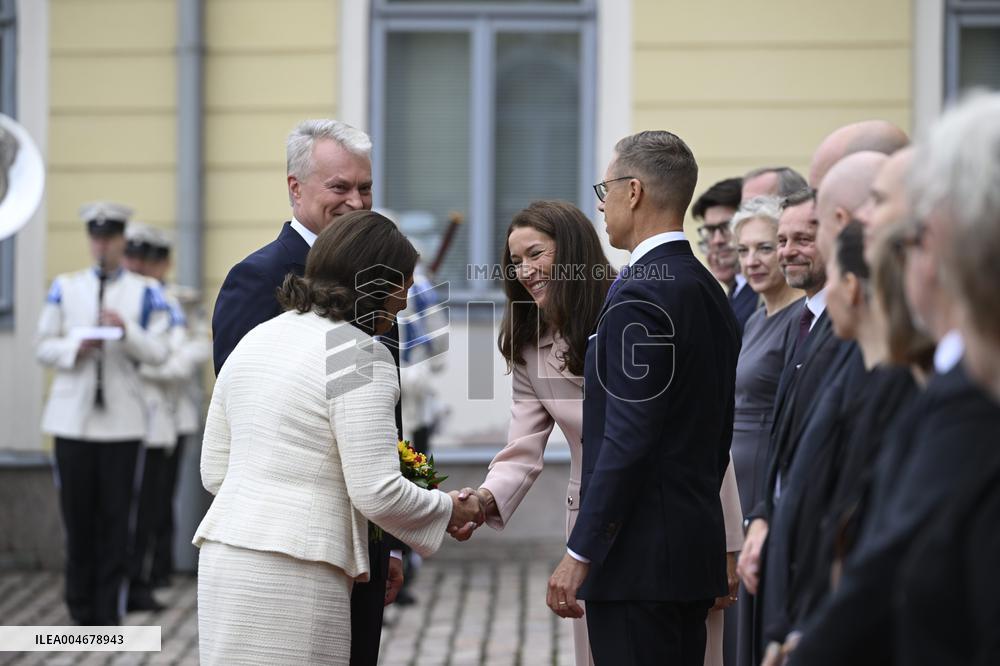 Liettuan presidentti Gitanas Naus da on vierailulla Suomessa, mediatilaisuus