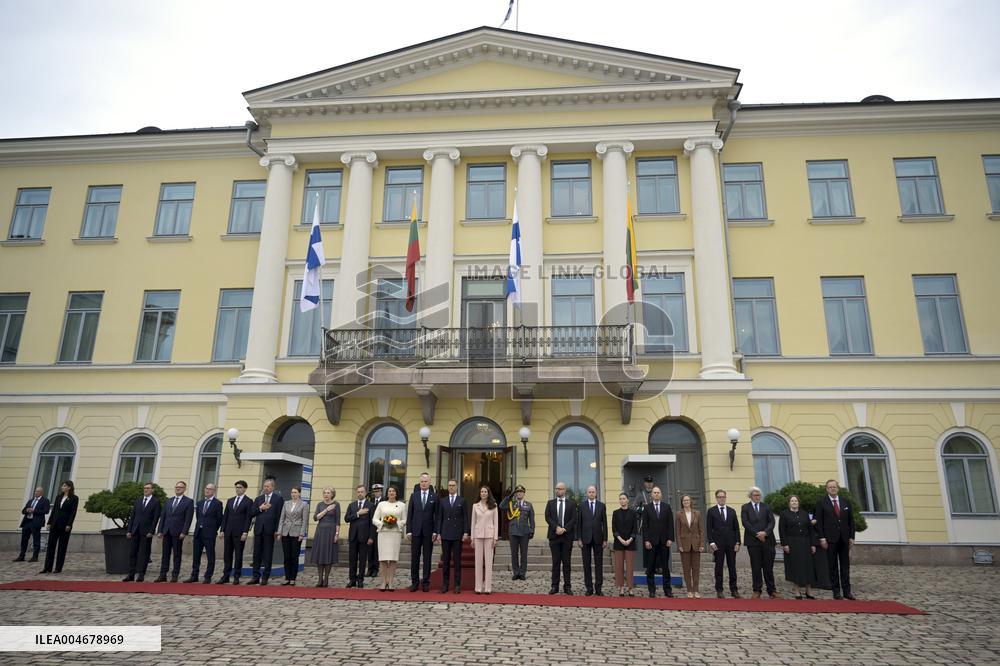 Liettuan presidentti Gitanas Naus da on vierailulla Suomessa, mediatilaisuus