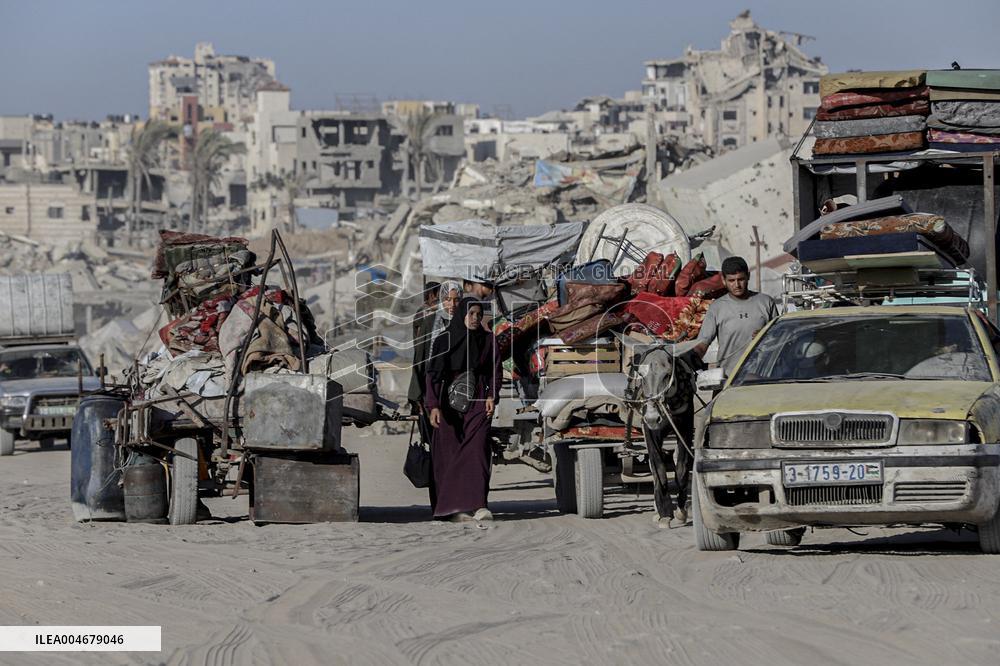 Gaza Civilians Flee Amid Israeli Offensive - Palestine