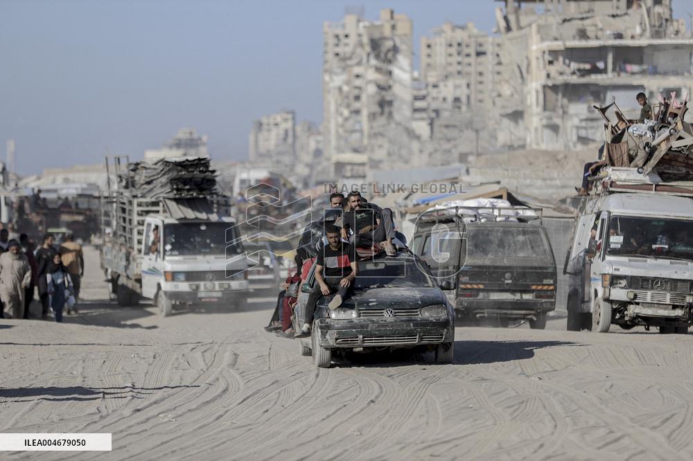 Gaza Civilians Flee Amid Israeli Offensive - Palestine