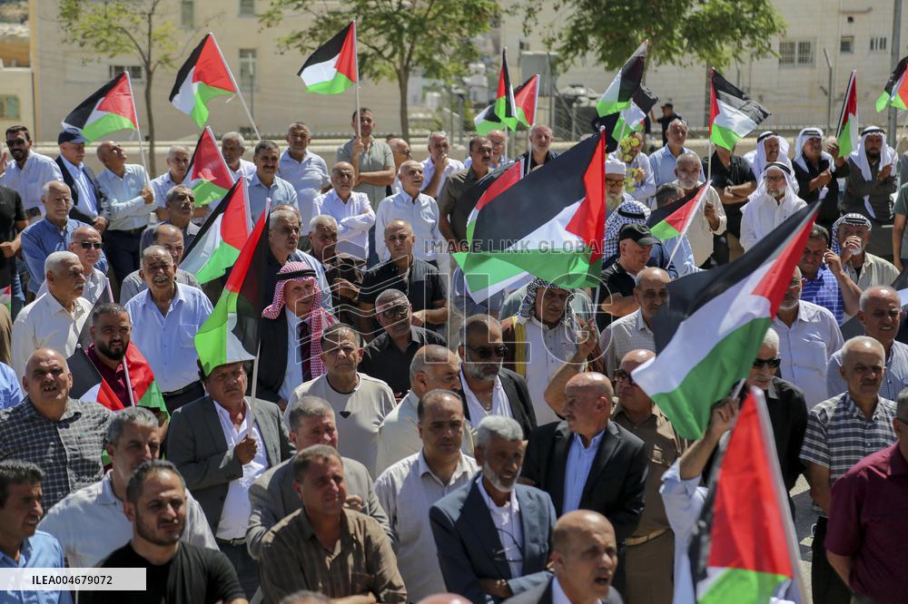 West Bank Residents Reject City Partition - Hebron