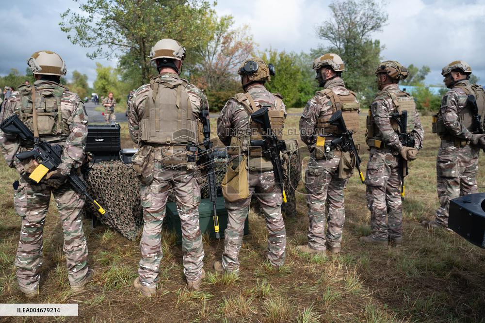 Minister of Armed Forces Visits Beaumont-les-Valence - France