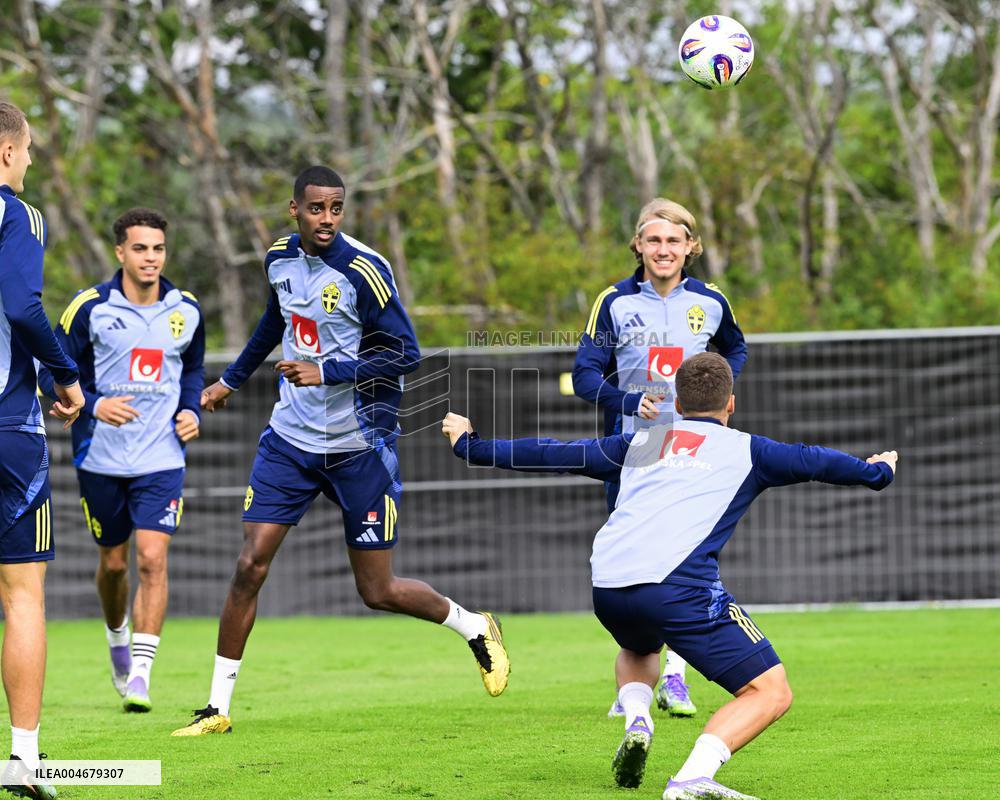 SWEDEN NATIONAL FOOTBALL TEAM TRAINING