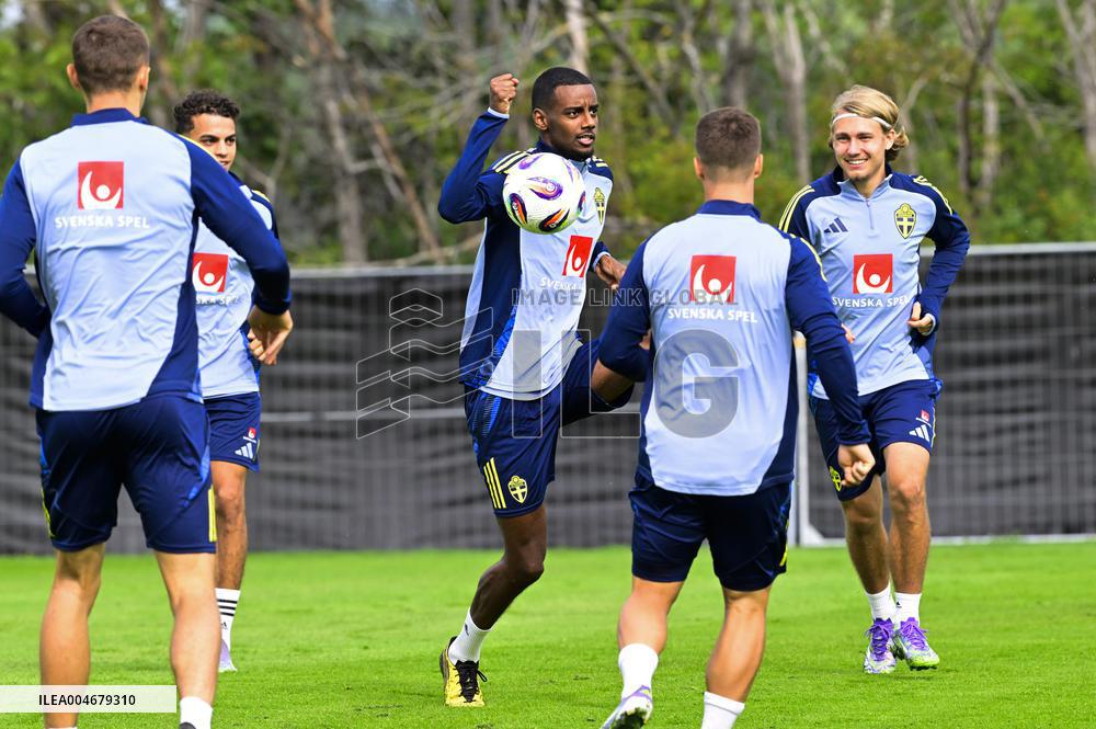 SWEDEN NATIONAL FOOTBALL TEAM TRAINING
