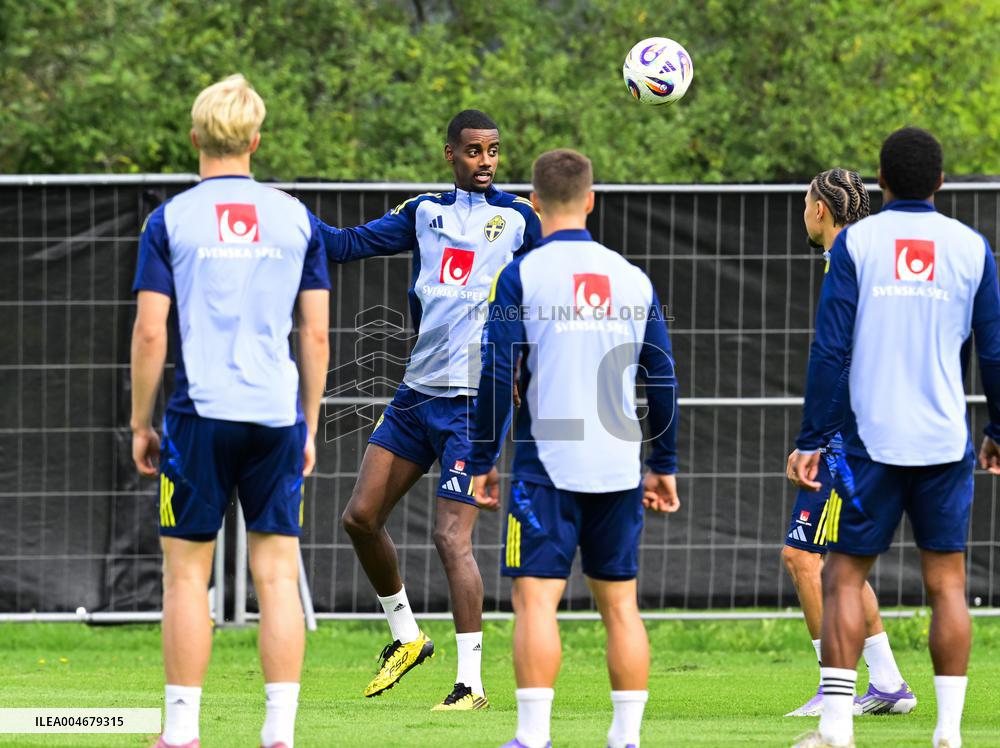 SWEDEN NATIONAL FOOTBALL TEAM TRAINING