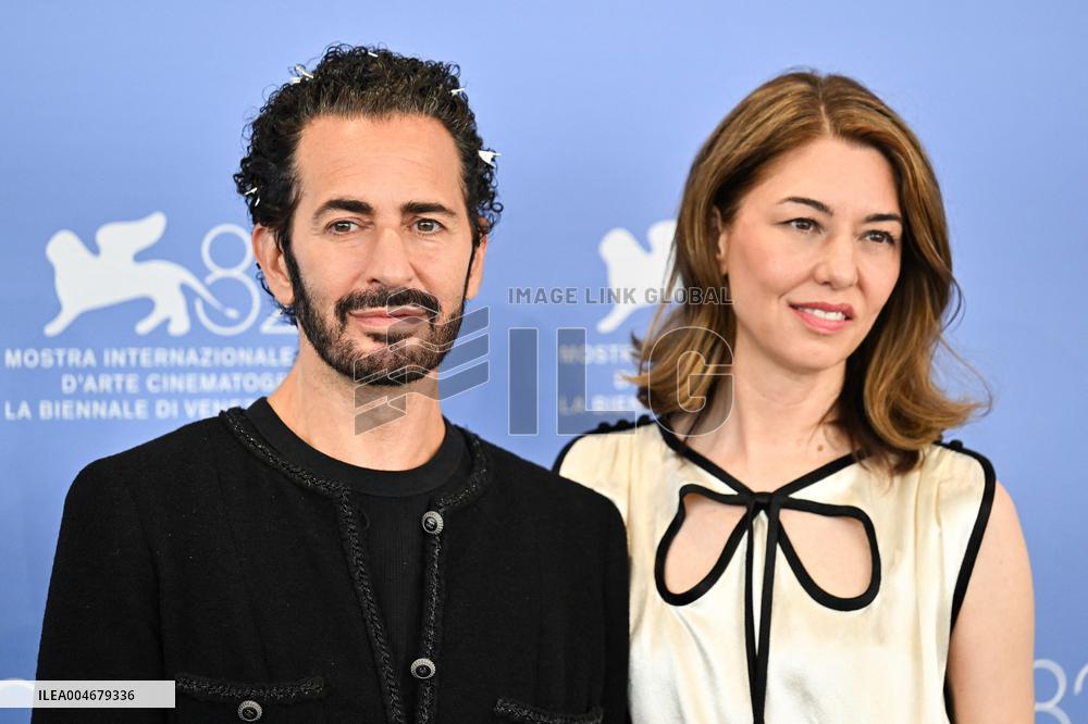 Venice Marc by Sofia Photocall AM