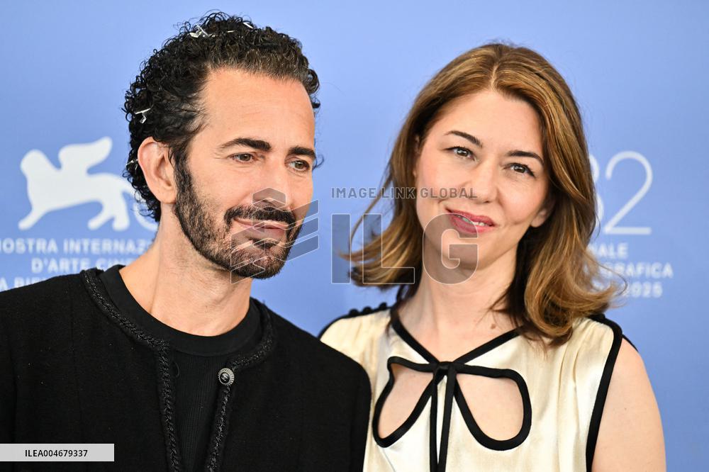 Venice Marc by Sofia Photocall AM