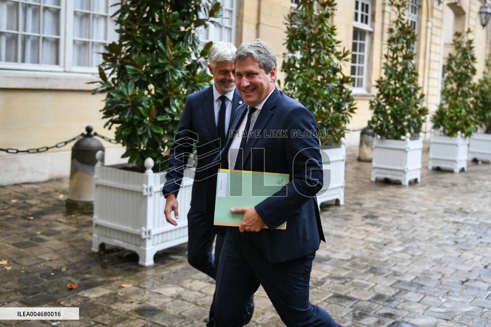 French PM Francois Bayrou meets Les Republicains leaders in Paris FA