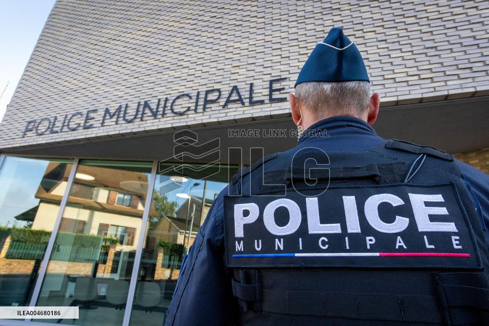 Illustration - Municipal Police Forces