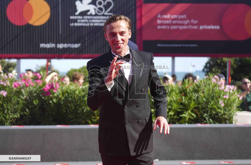 Venice - L’etranger Red Carpet