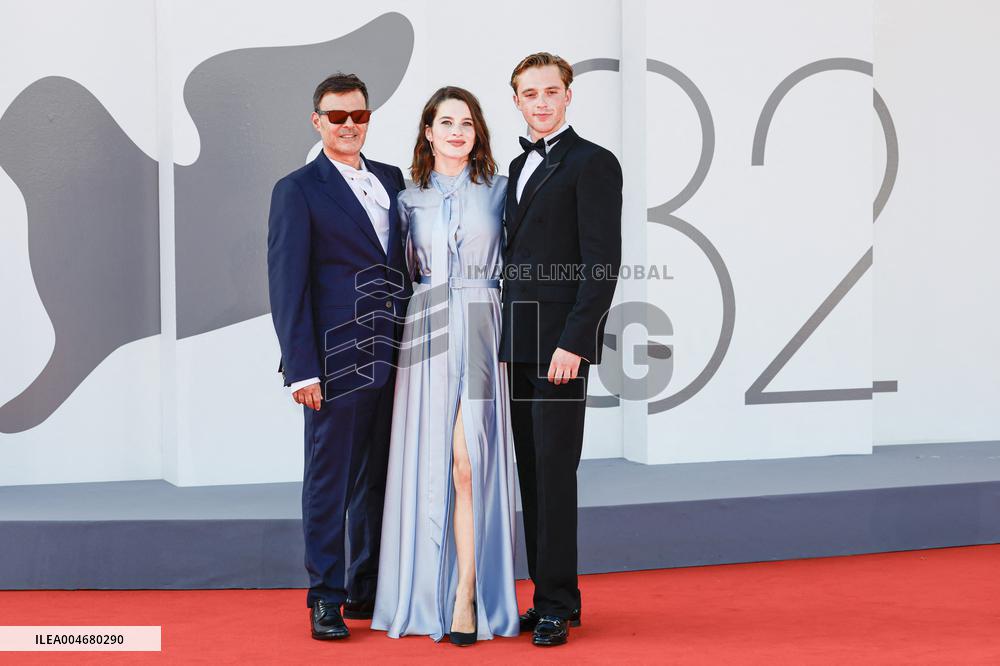 Venice - Red carpet film L’ETRANGER MP