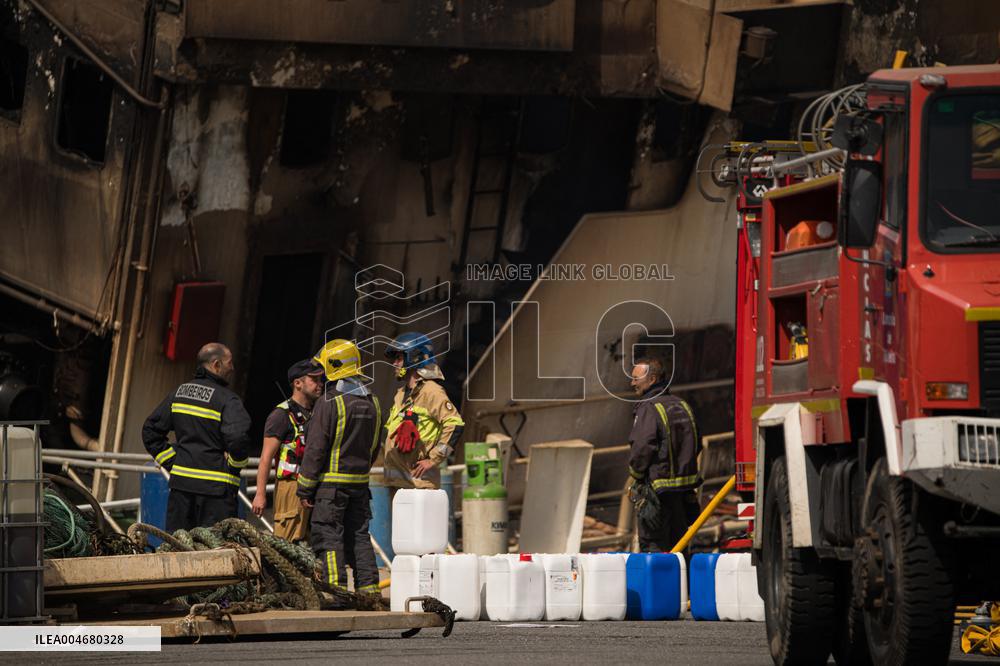 A Ship Continues To Burn In The Port Of Ribeira - Spain