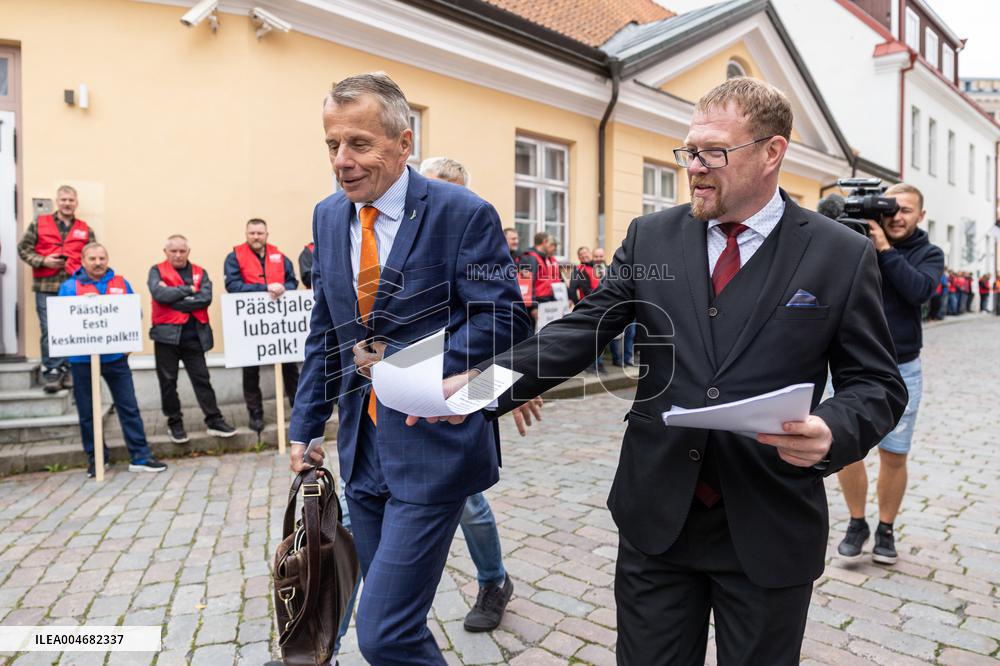 Teachers and emergency services unions protest